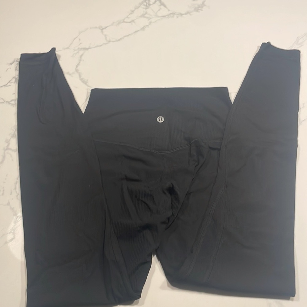 Align Lululemon High Rise Ribbed. 28. Size 4. Worn once